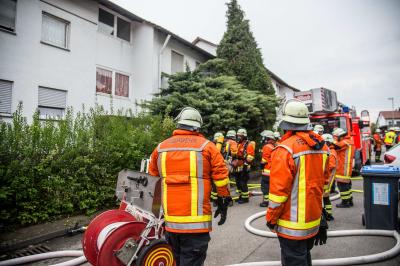 Backnang: Kuechenbrand in Mehrfamilienhaus fordert 2 Verletzte